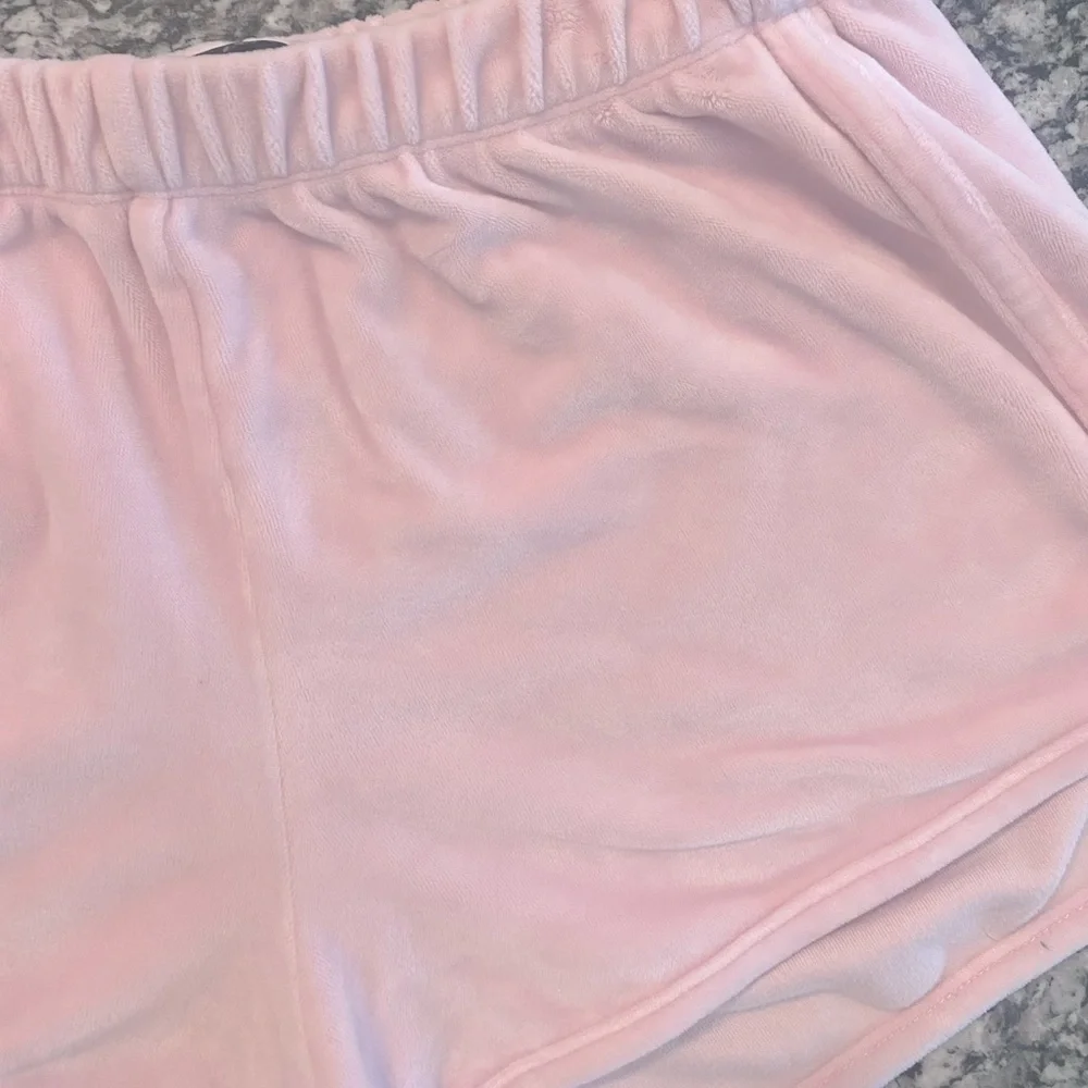 Baby pink Kendall an Kylie velour shorts - Picture 2 of 4